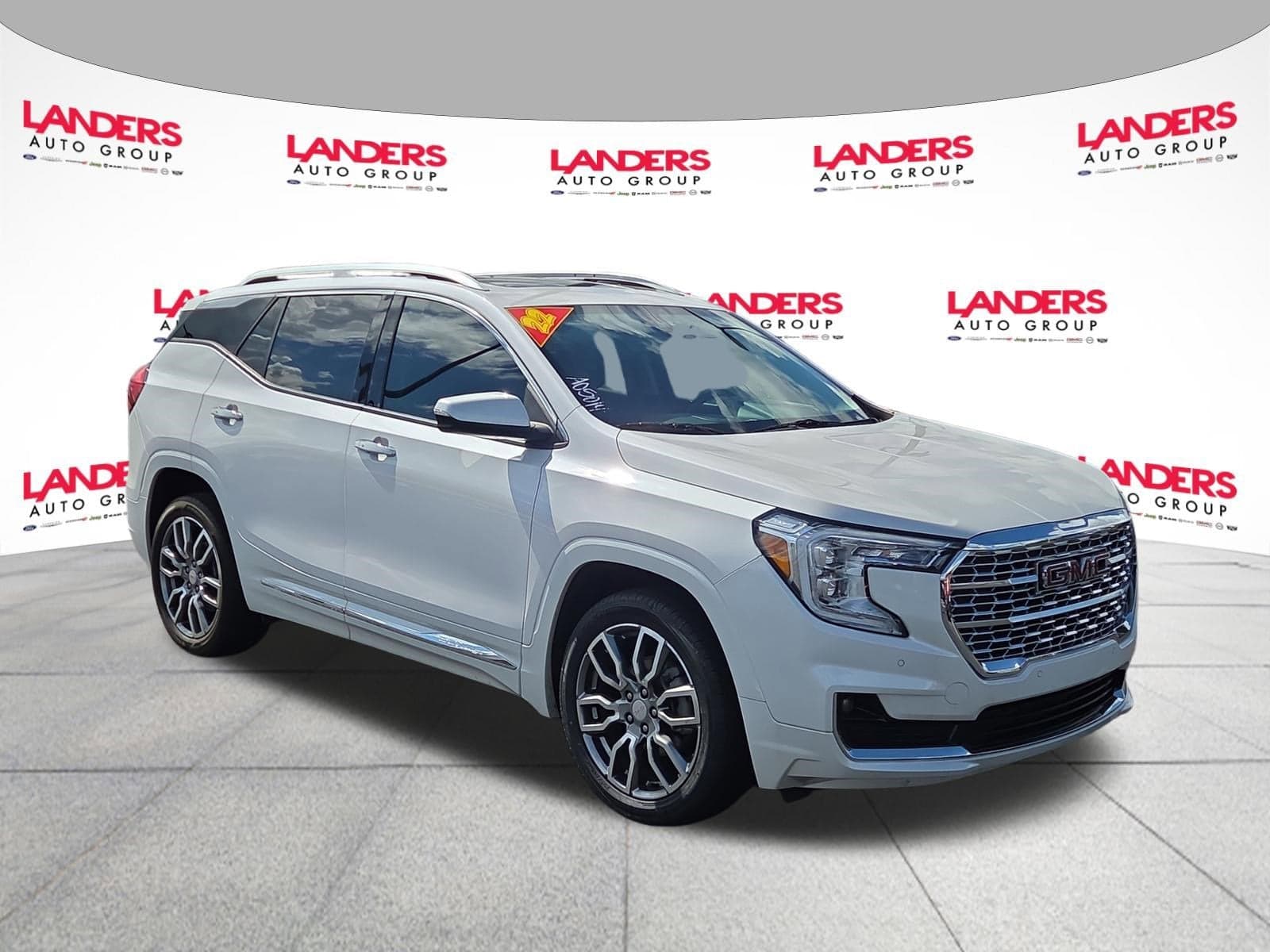 2022 GMC Terrain Denali — photo 1 of 28