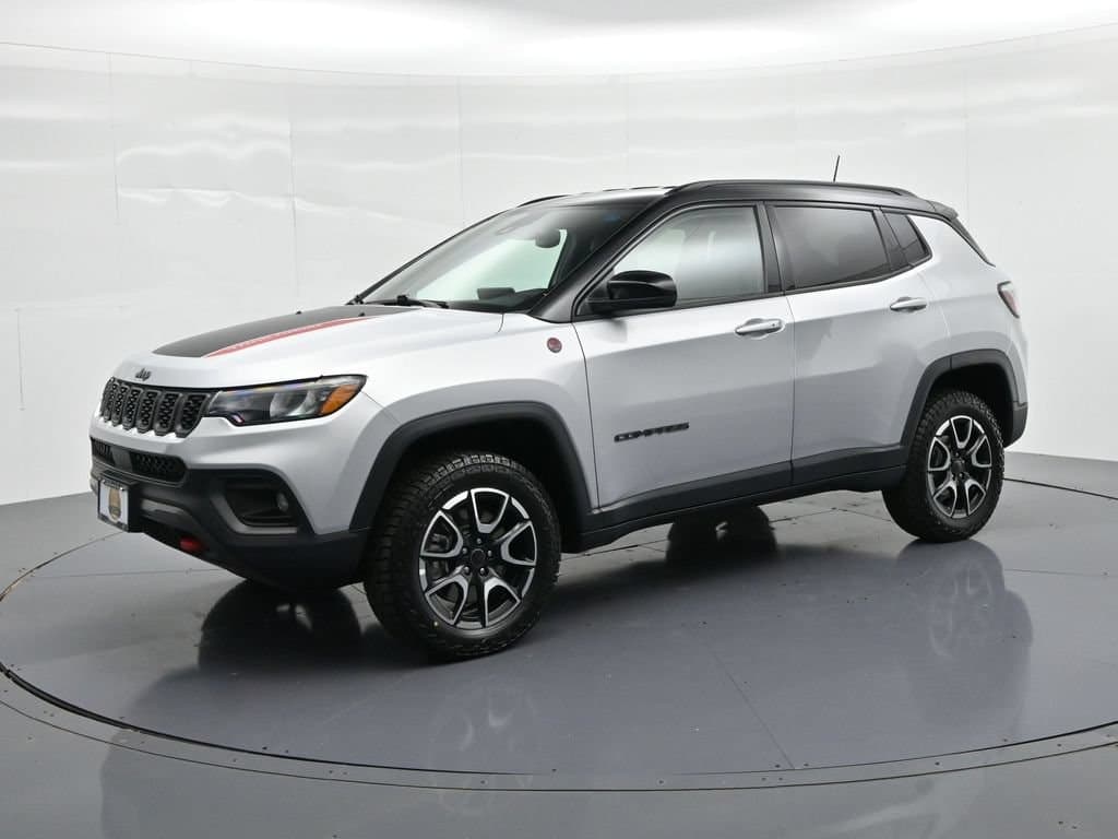2025 Jeep Compass Trailhawk — photo 1 of 27