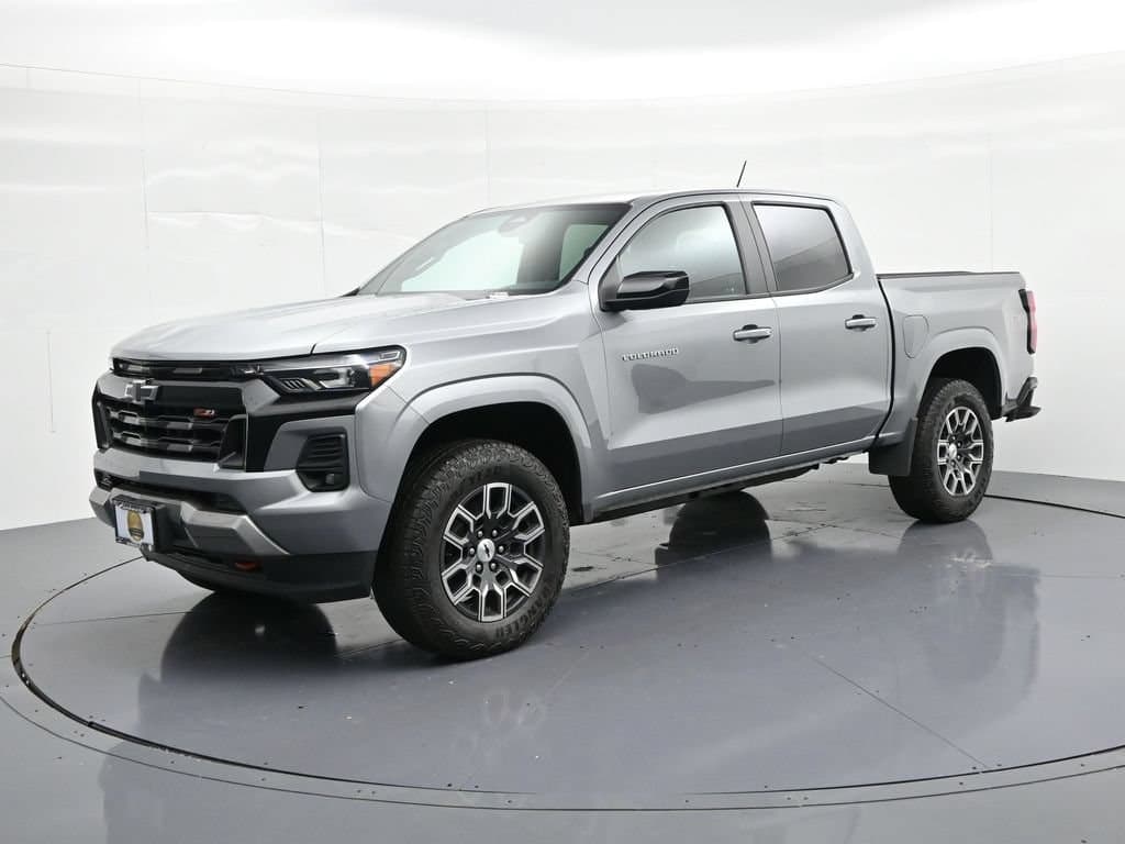 2023 Chevrolet Colorado Base — photo 1 of 31