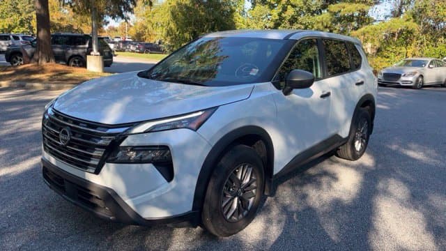 2025 Nissan Rogue S — photo 1 of 13