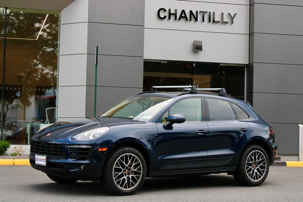 2017 Porsche Macan S — photo 1 of 19
