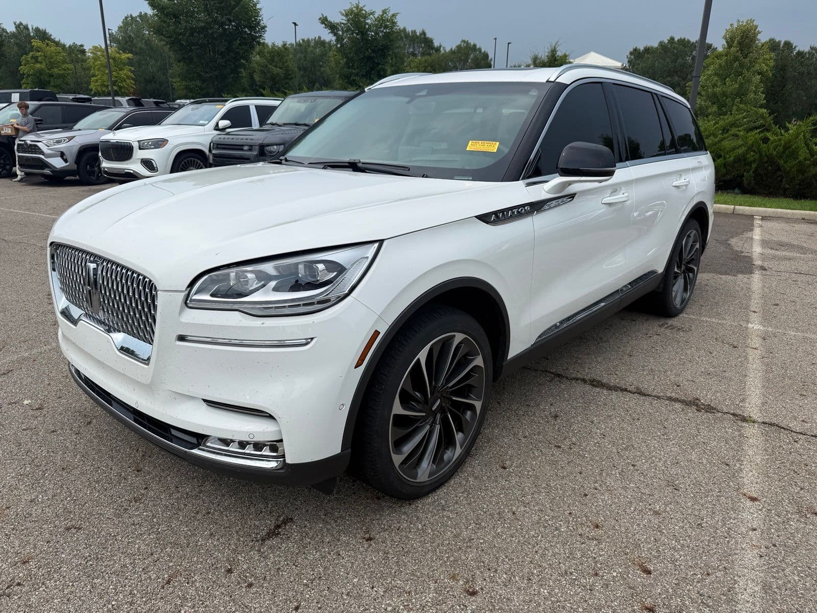 2023 Lincoln Aviator Reserve — photo 1 of 8