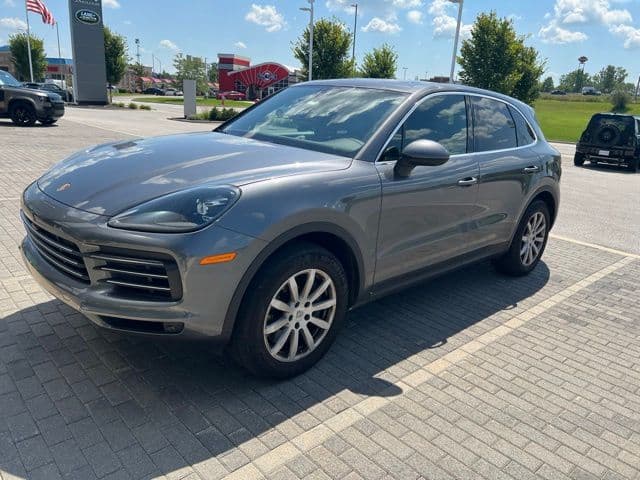 2023 Porsche Cayenne Base — photo 1 of 17