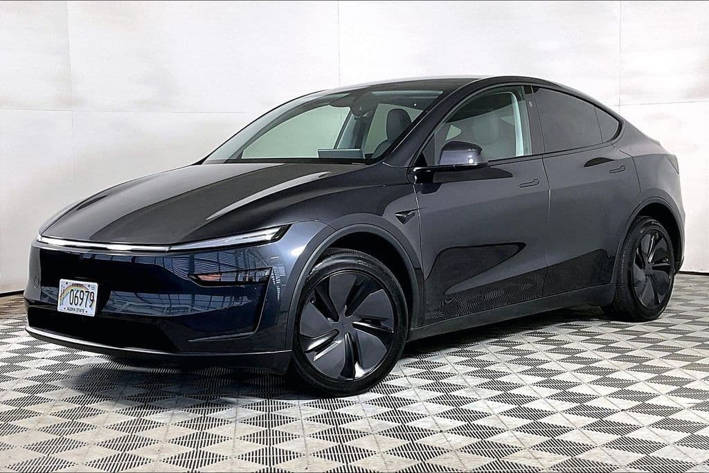 2026 Tesla Model Y Premium — photo 1 of 32