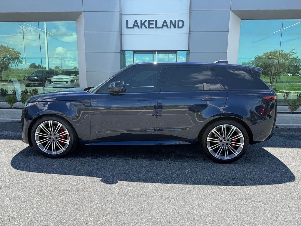 2023 Land Rover Range Rover Sport SE Dynamic — photo 1 of 10