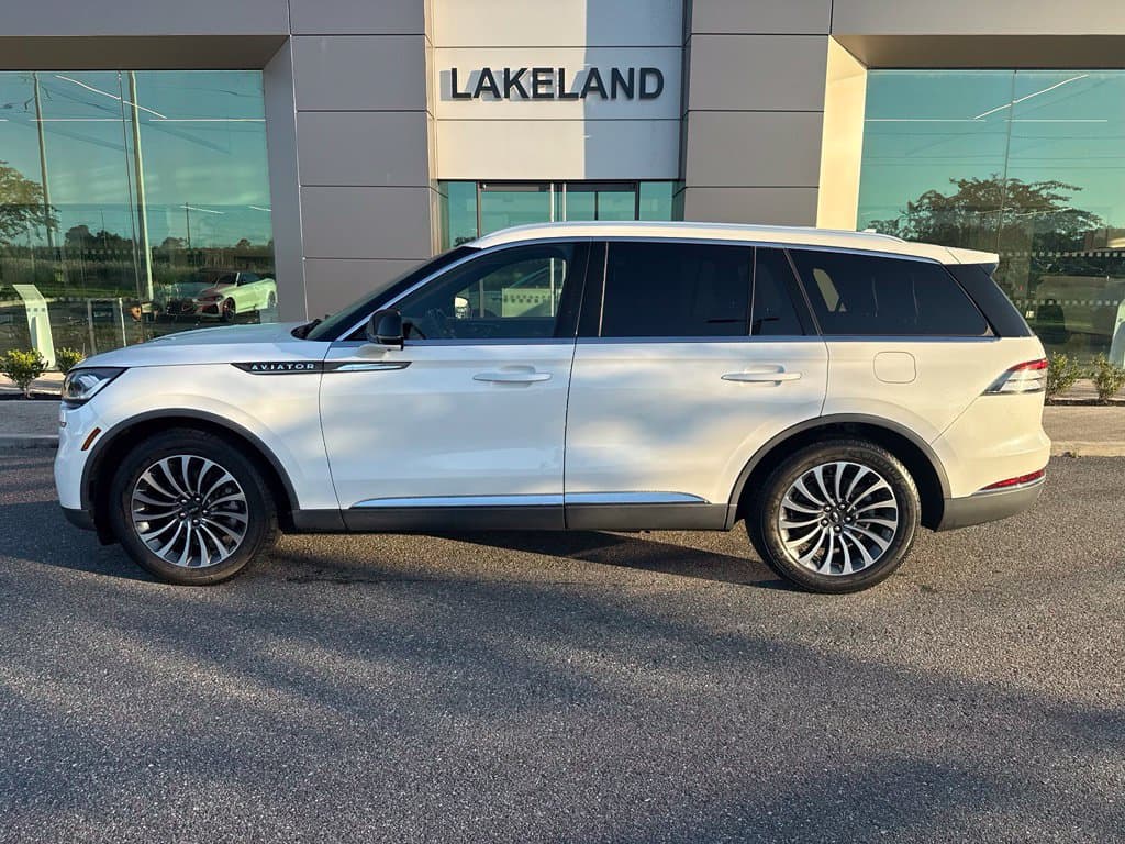 2022 Lincoln Aviator Reserve — photo 1 of 11