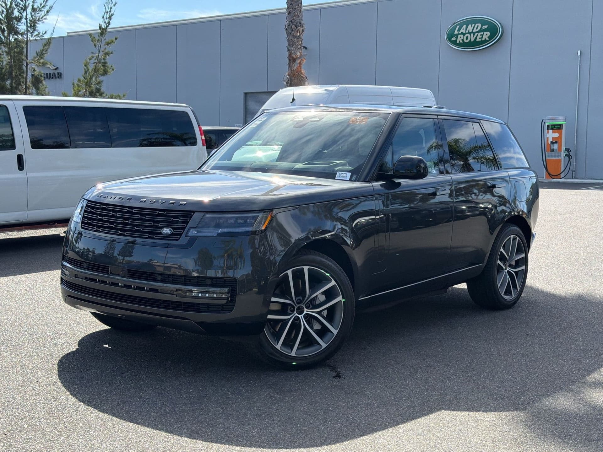2026 Land Rover Range Rover SE — photo 1 of 31