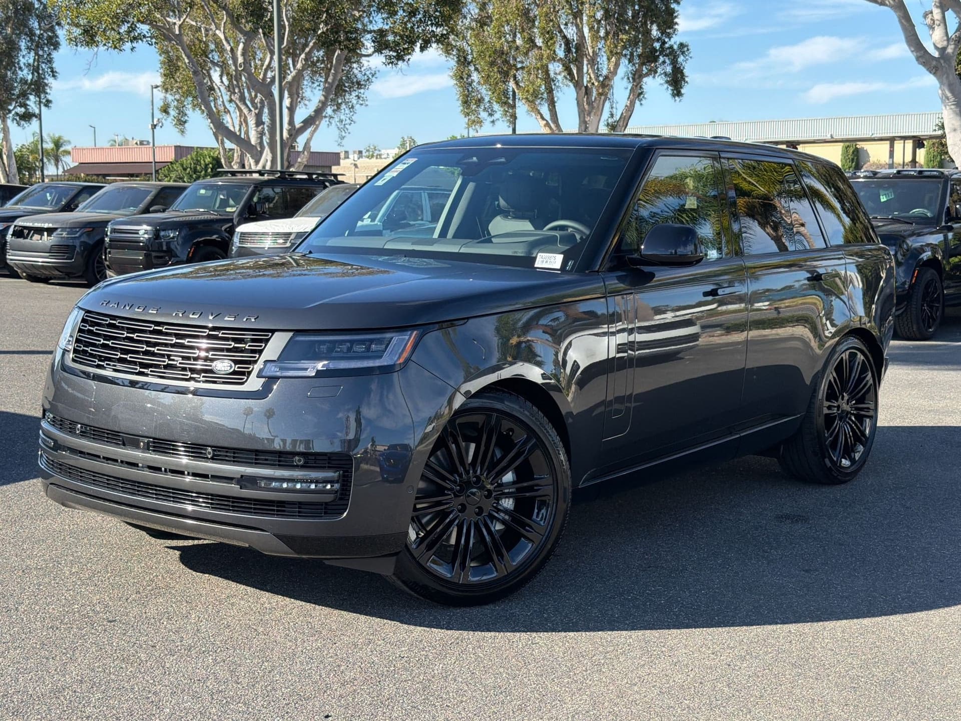 2026 Land Rover Range Rover SE 400PS — photo 1 of 31