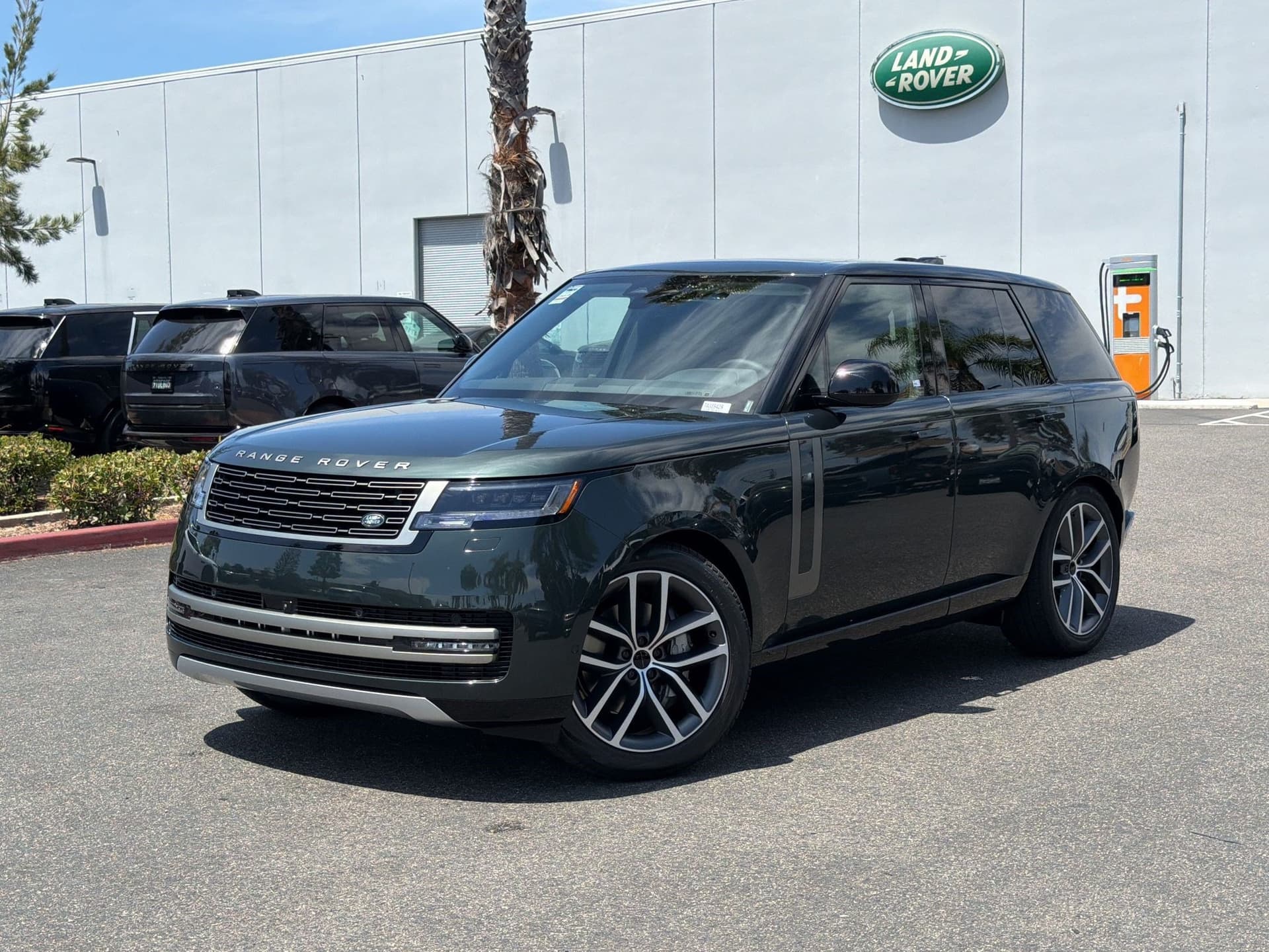 2026 Land Rover Range Rover SE — photo 1 of 31