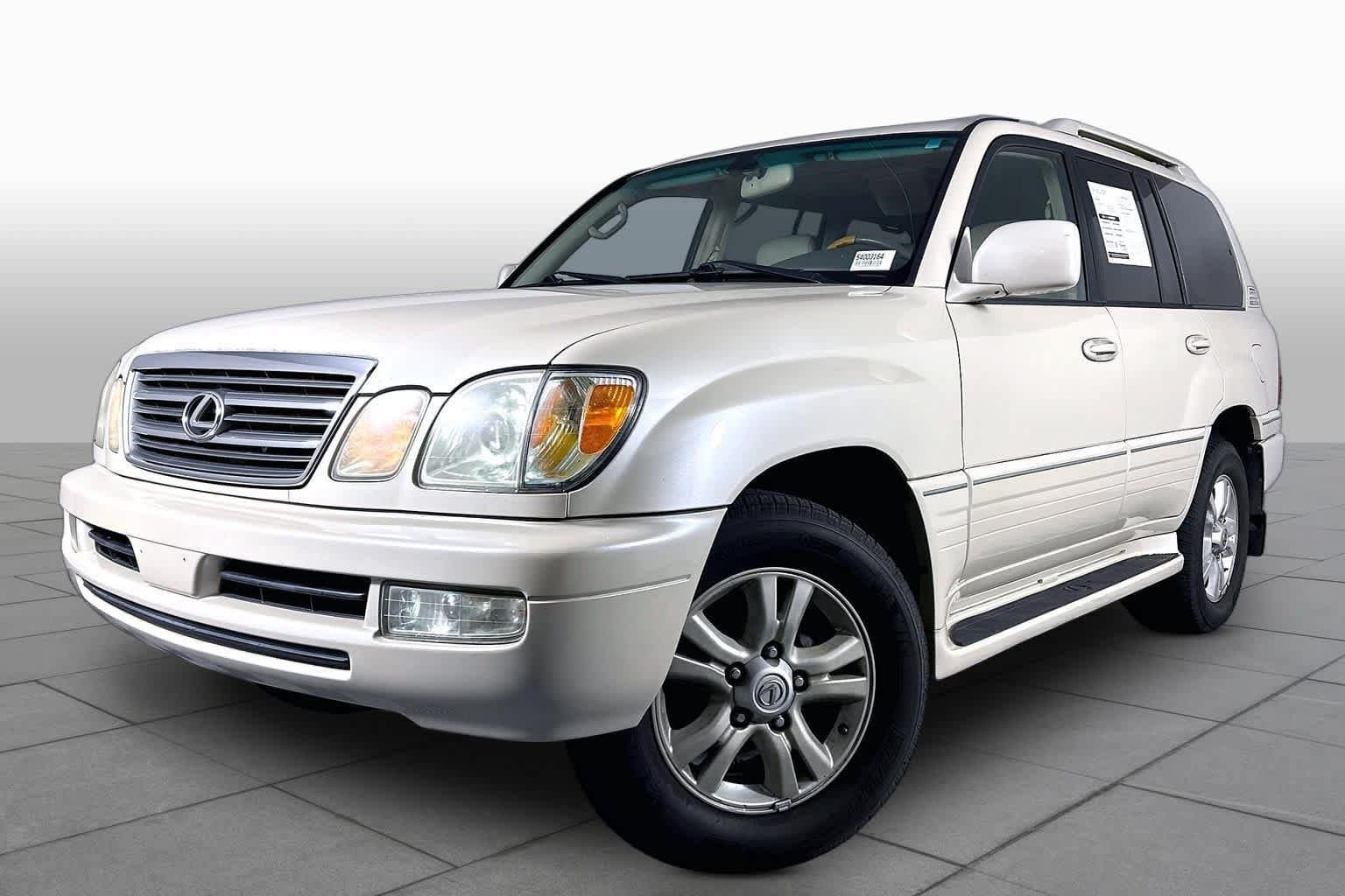 2005 Lexus LX 470 Base — photo 1 of 31