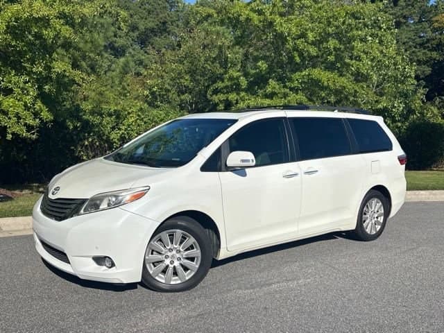 2015 Toyota Sienna Ltd Premium — photo 1 of 13