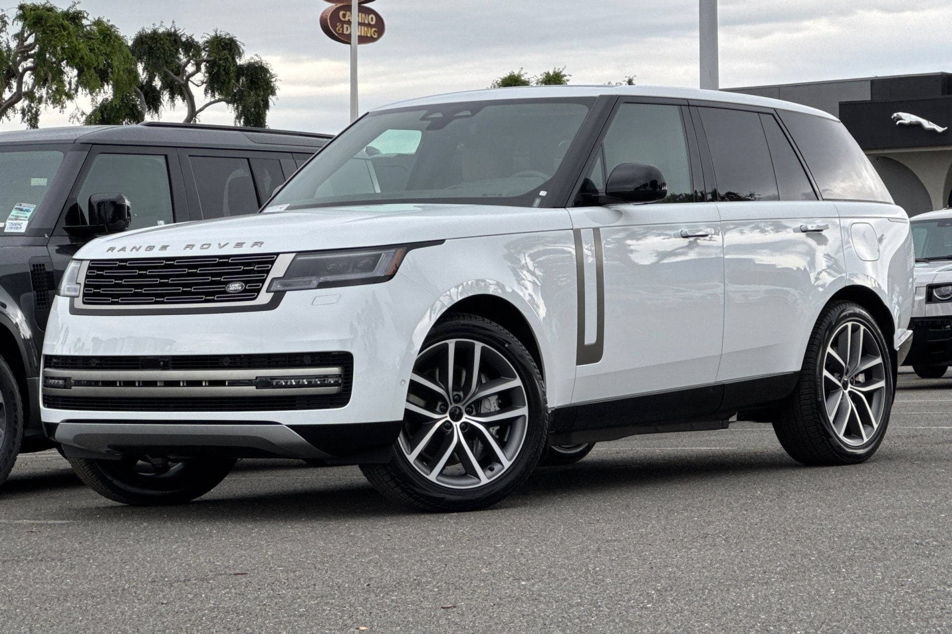 2026 Land Rover Range Rover SE Phev — photo 1 of 30