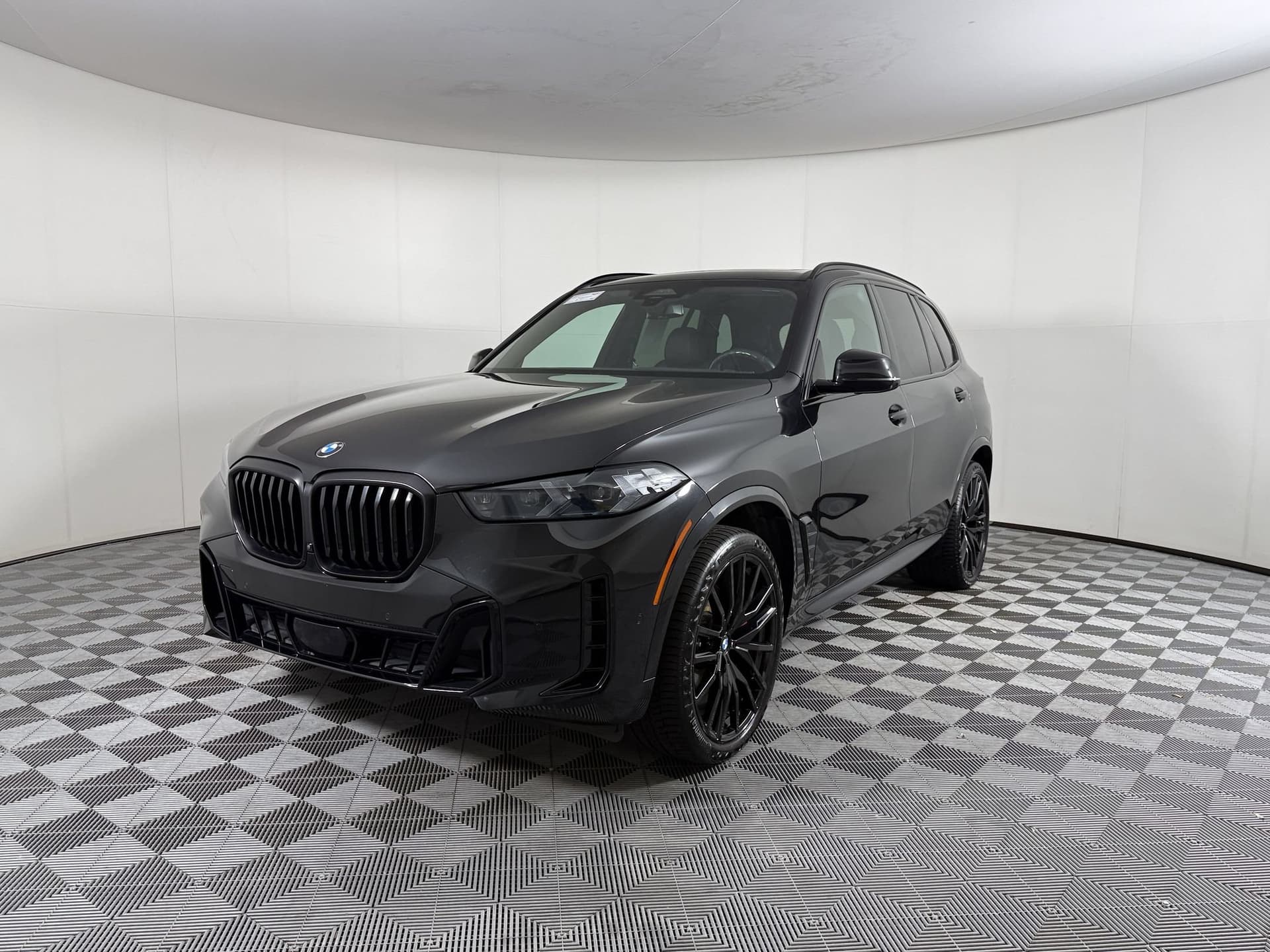 2024 BMW X5 sDrive40i — photo 1 of 27