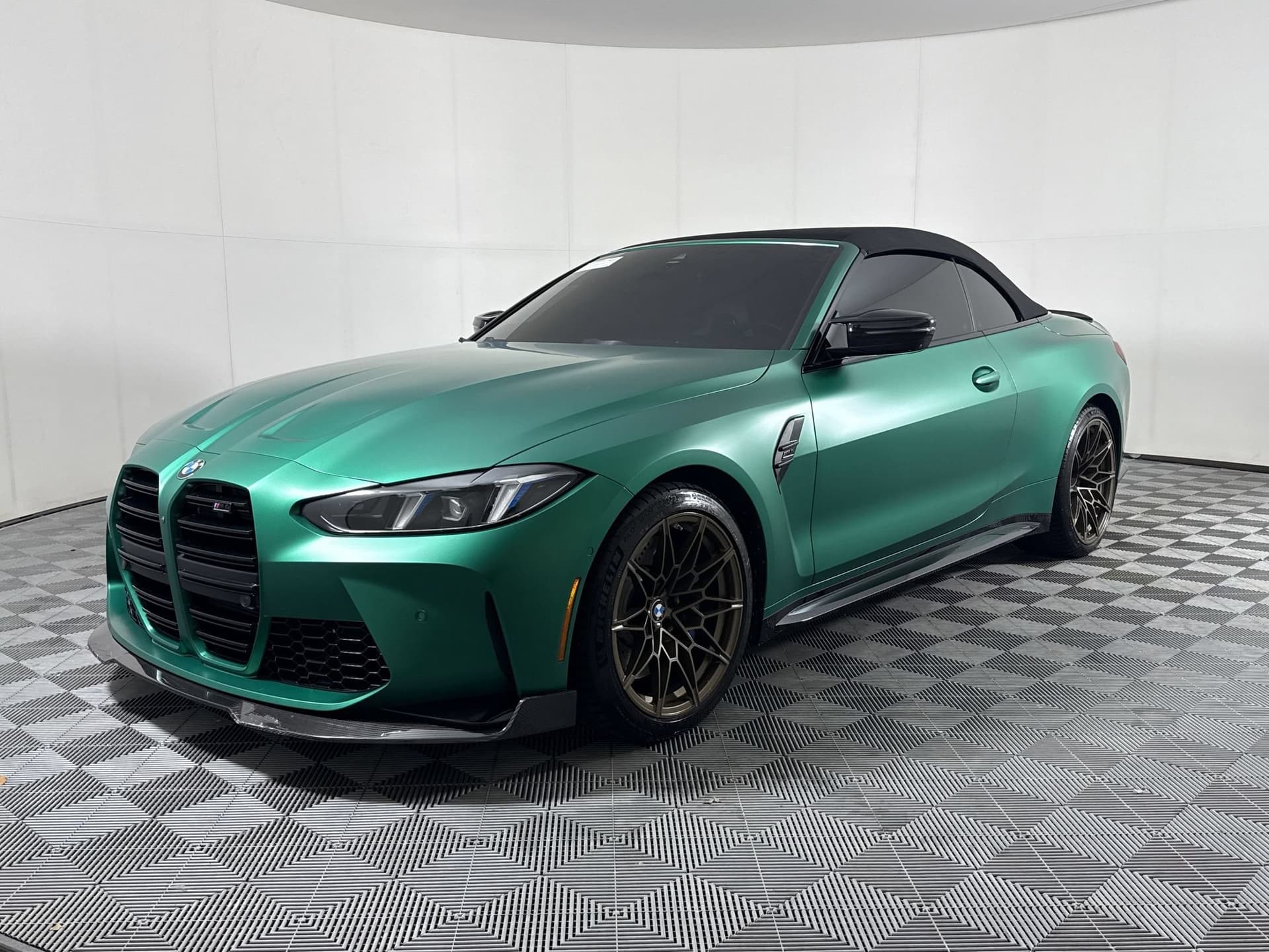 2025 BMW M4 Competition xDrive — photo 1 of 27