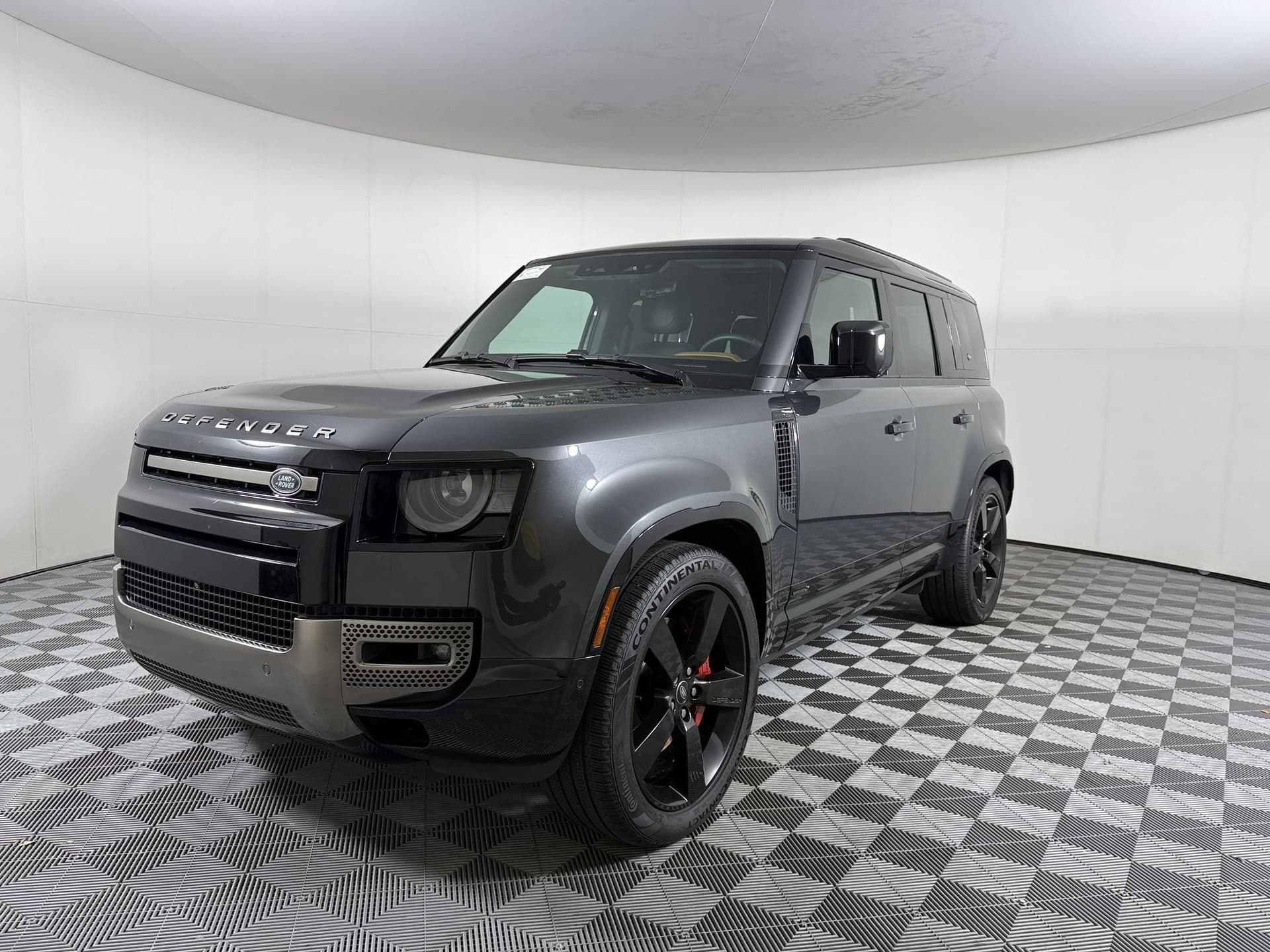 2024 Land Rover Defender X — photo 1 of 27