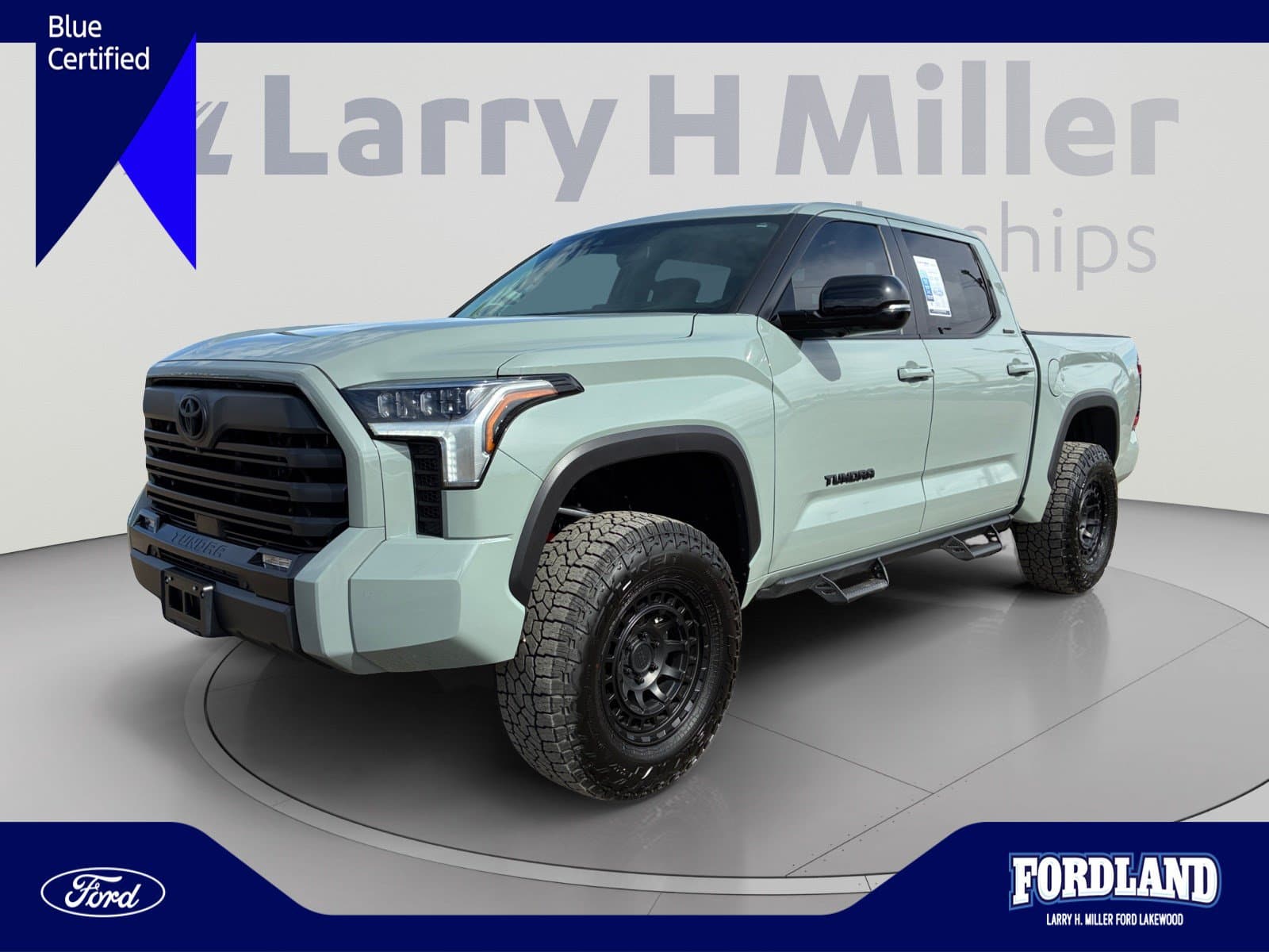 2024 Toyota Tundra 4WD Limited — photo 1 of 32
