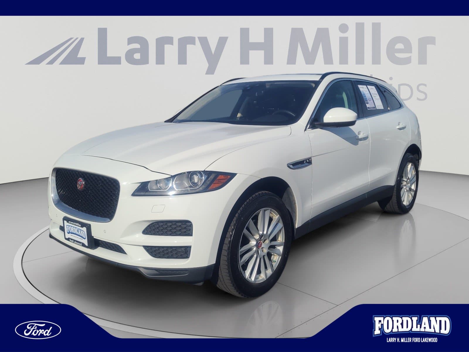 2019 Jaguar F-PACE 25t Prestige — photo 1 of 32