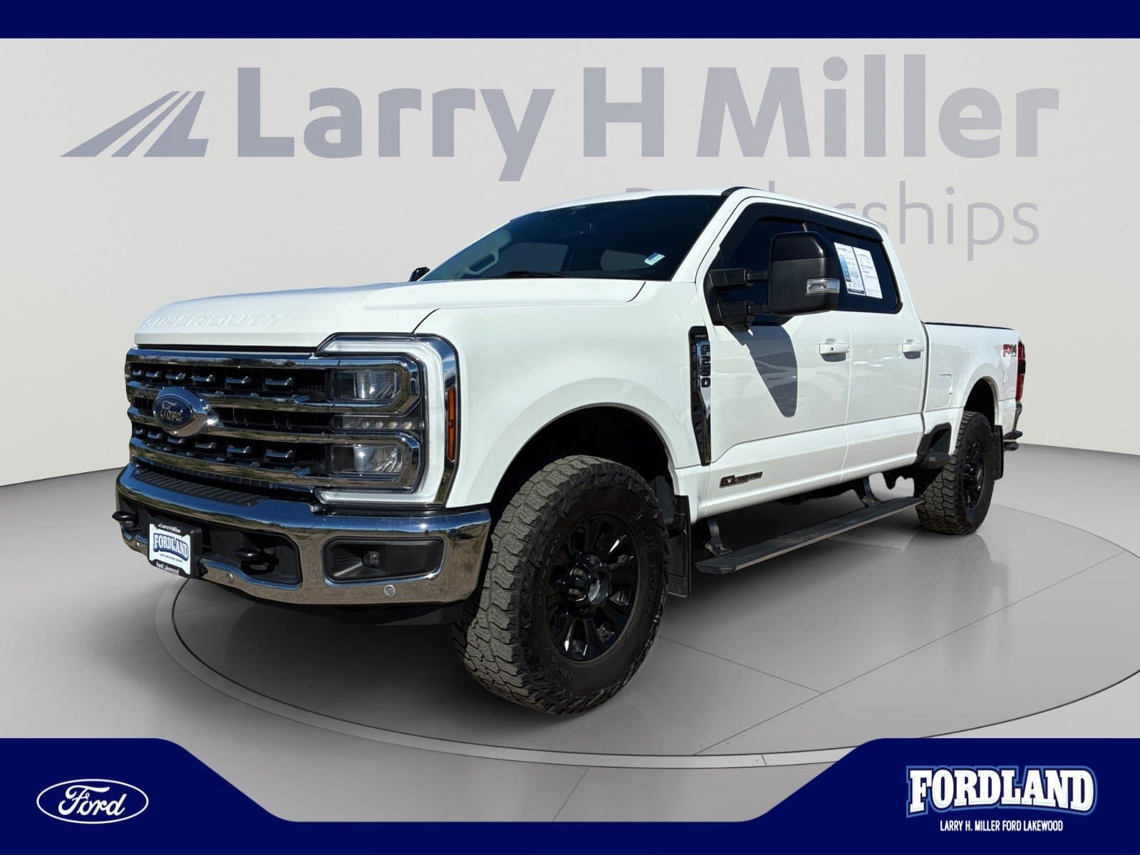 2024 Ford Super Duty F-250 SRW LARIAT — photo 1 of 33