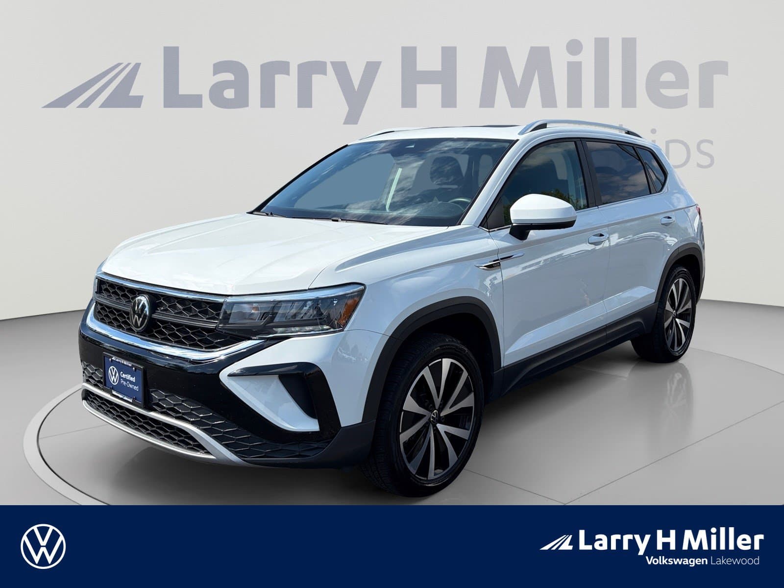 2023 Volkswagen Taos SE — photo 1 of 35