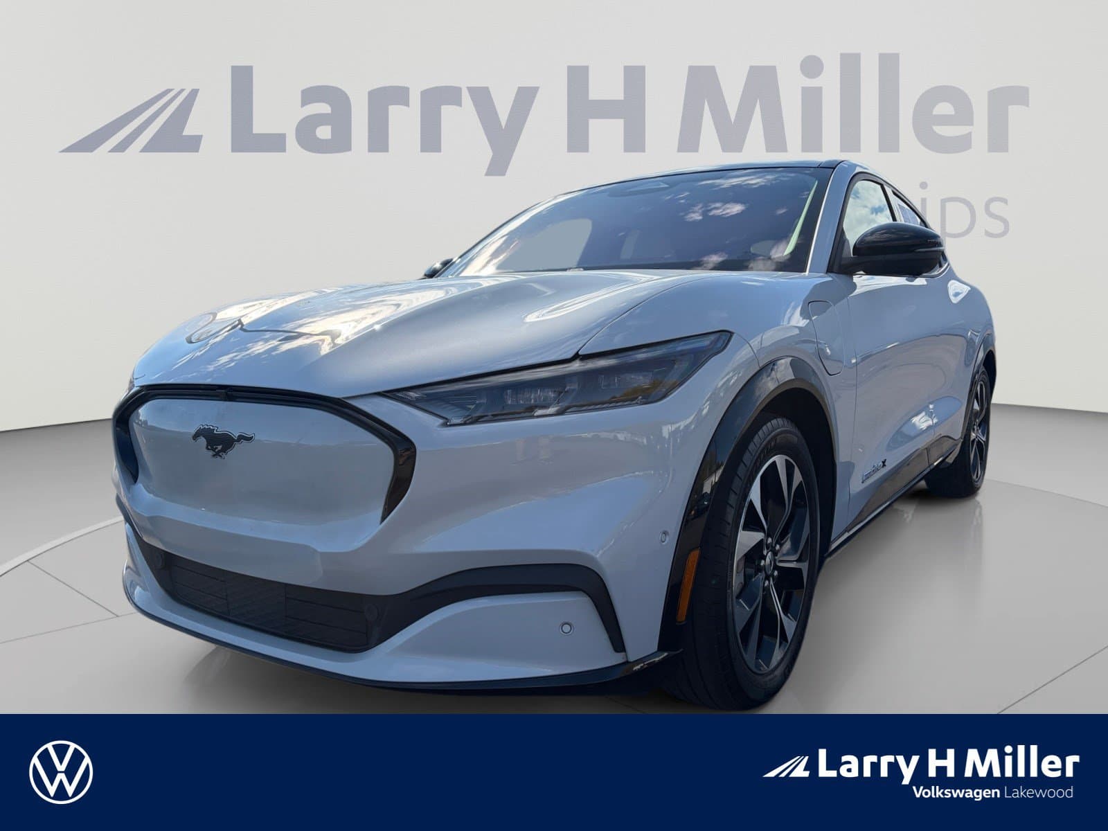 2022 Ford Mustang Mach-E Premium — photo 1 of 35