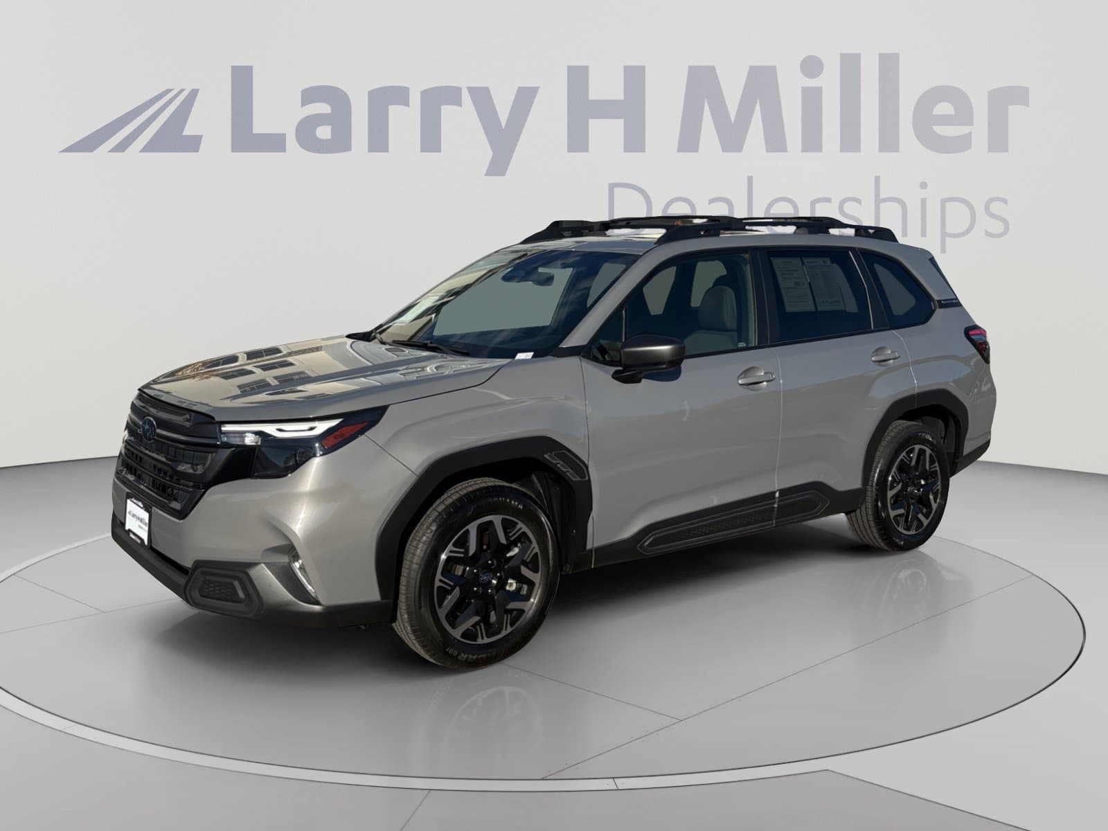 2025 Subaru Forester Premium — photo 1 of 35