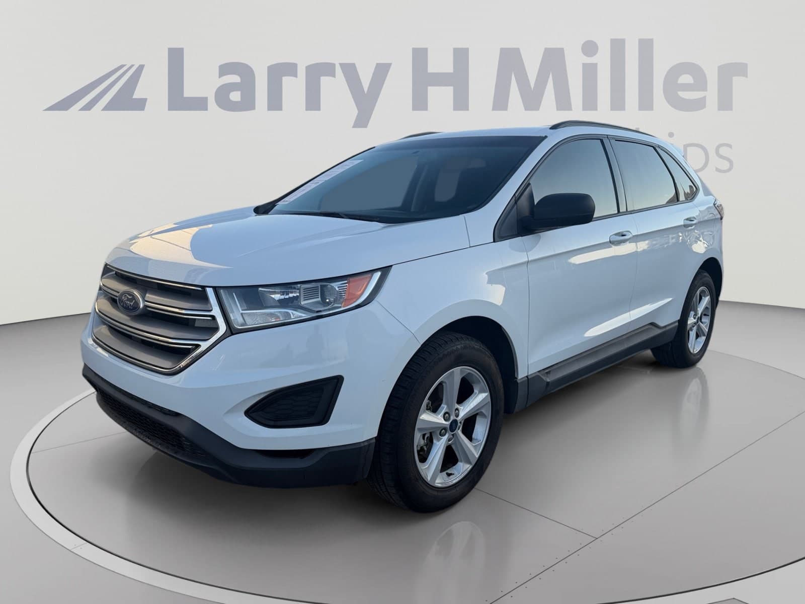 2017 Ford Edge SE — photo 1 of 36