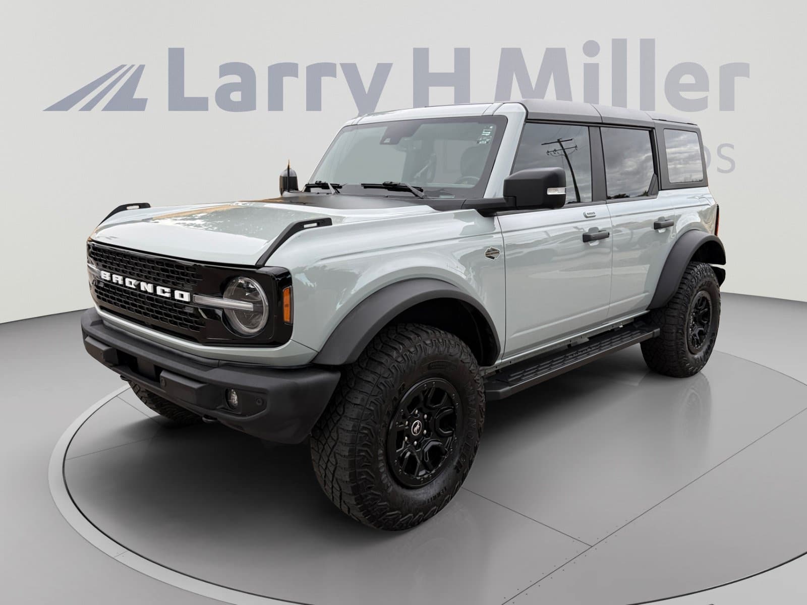 2022 Ford Bronco Wildtrak — photo 1 of 35