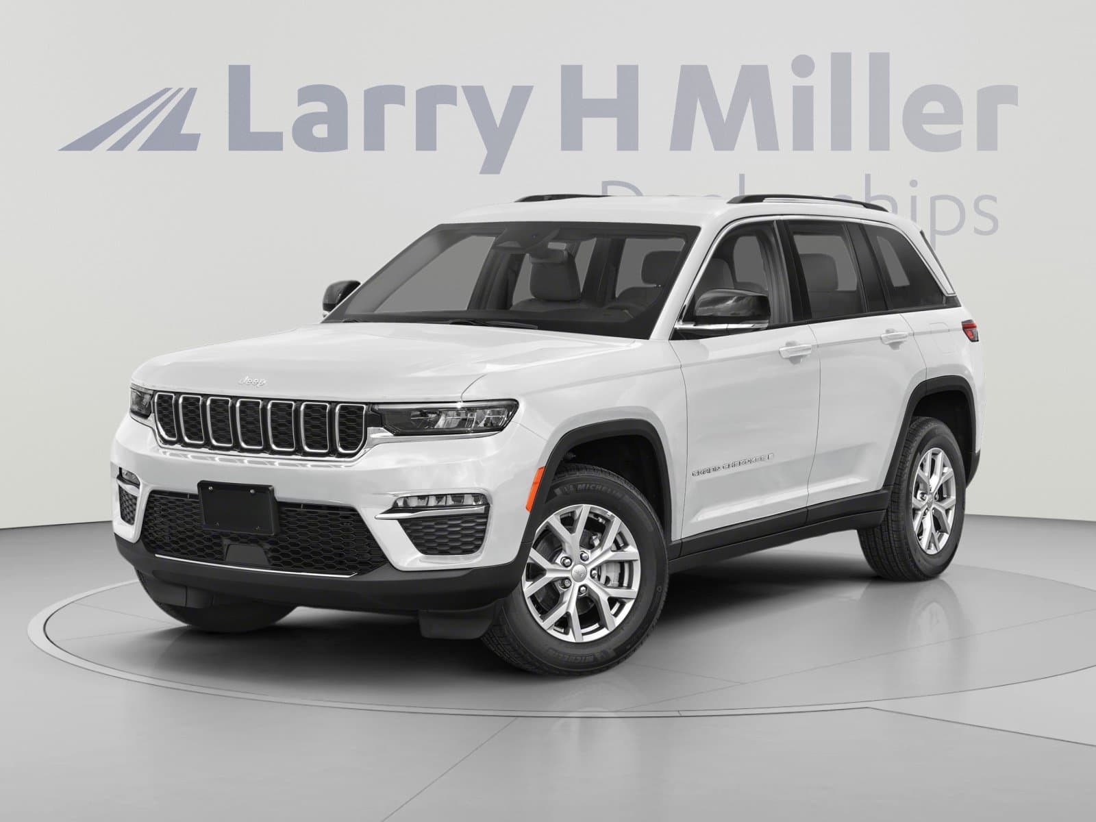 2023 Jeep Grand Cherokee Laredo — photo 1 of 11
