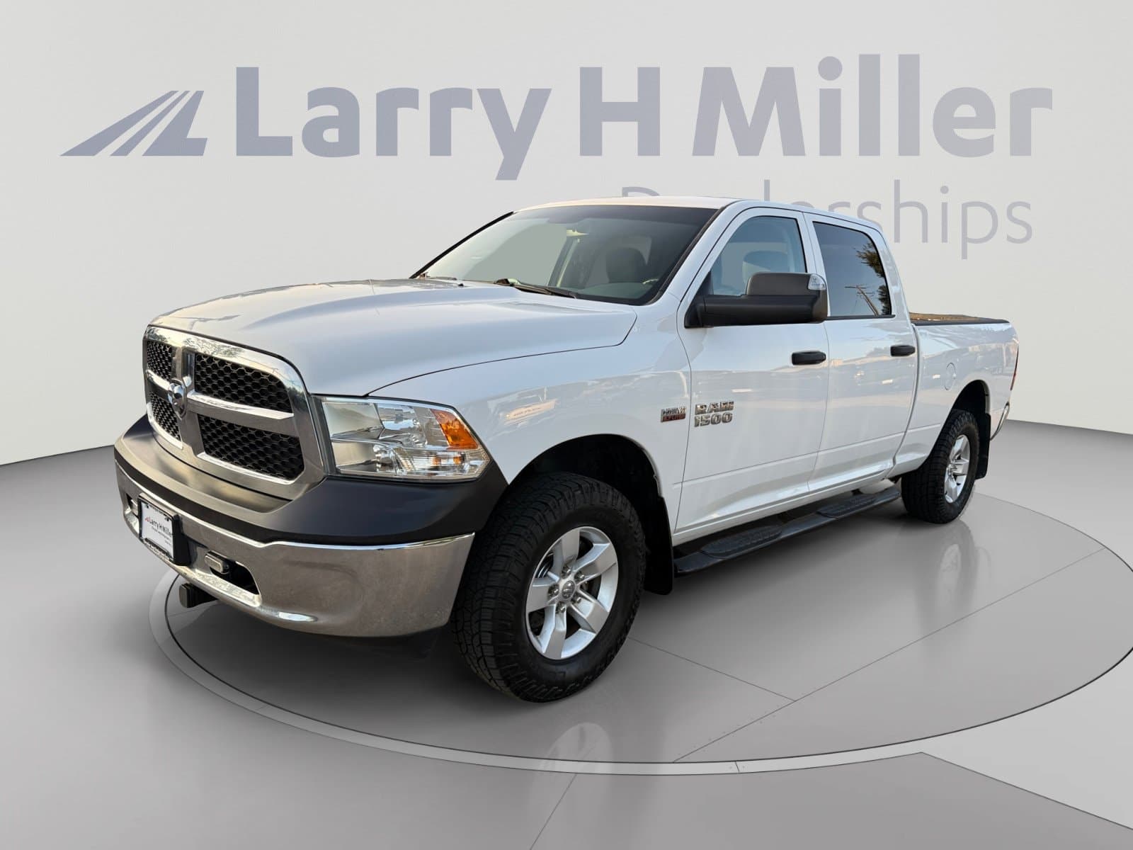 2015 RAM 1500 Tradesman — photo 1 of 35
