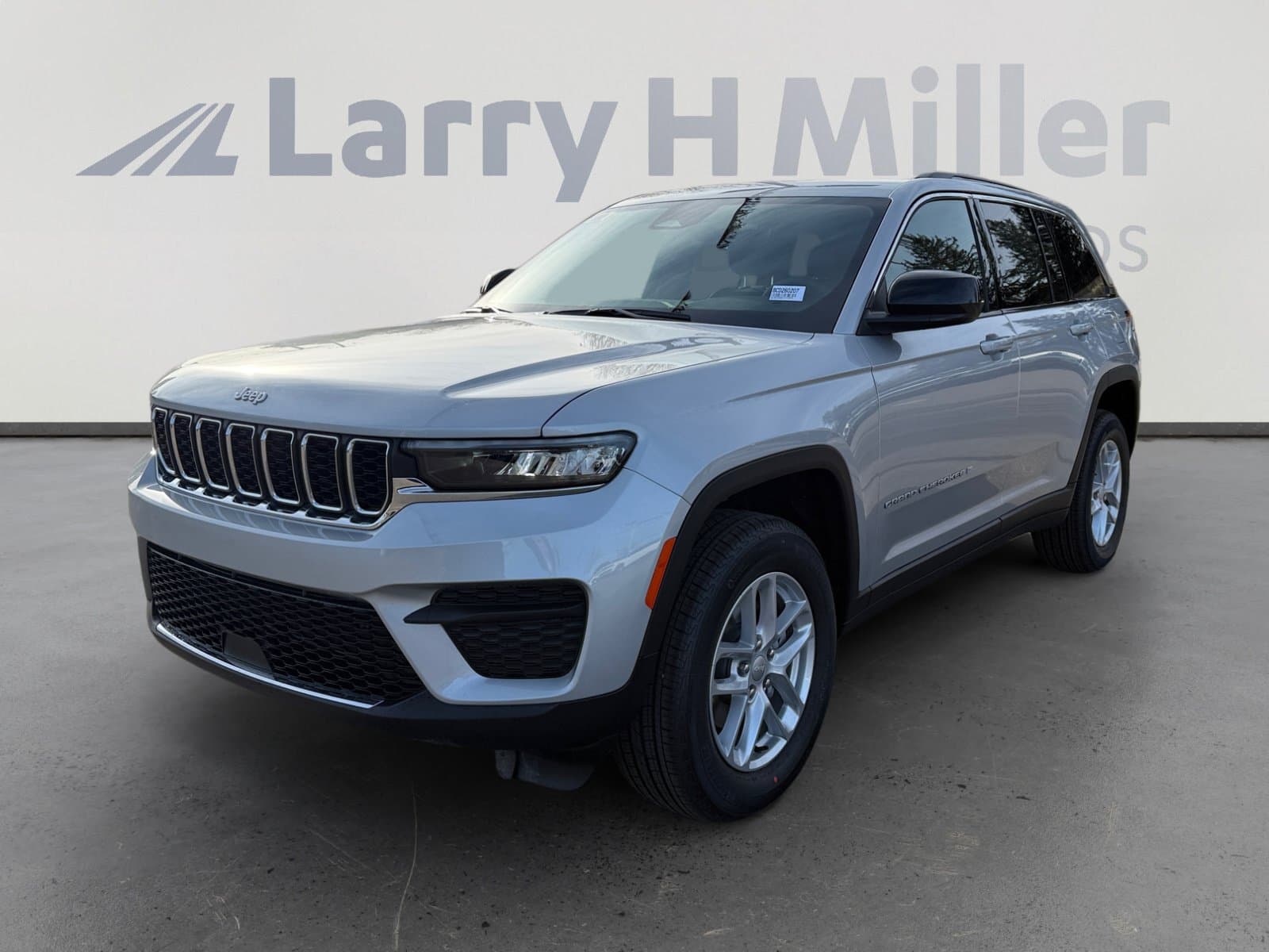 2026 Jeep Grand Cherokee Laredo X — photo 1 of 35
