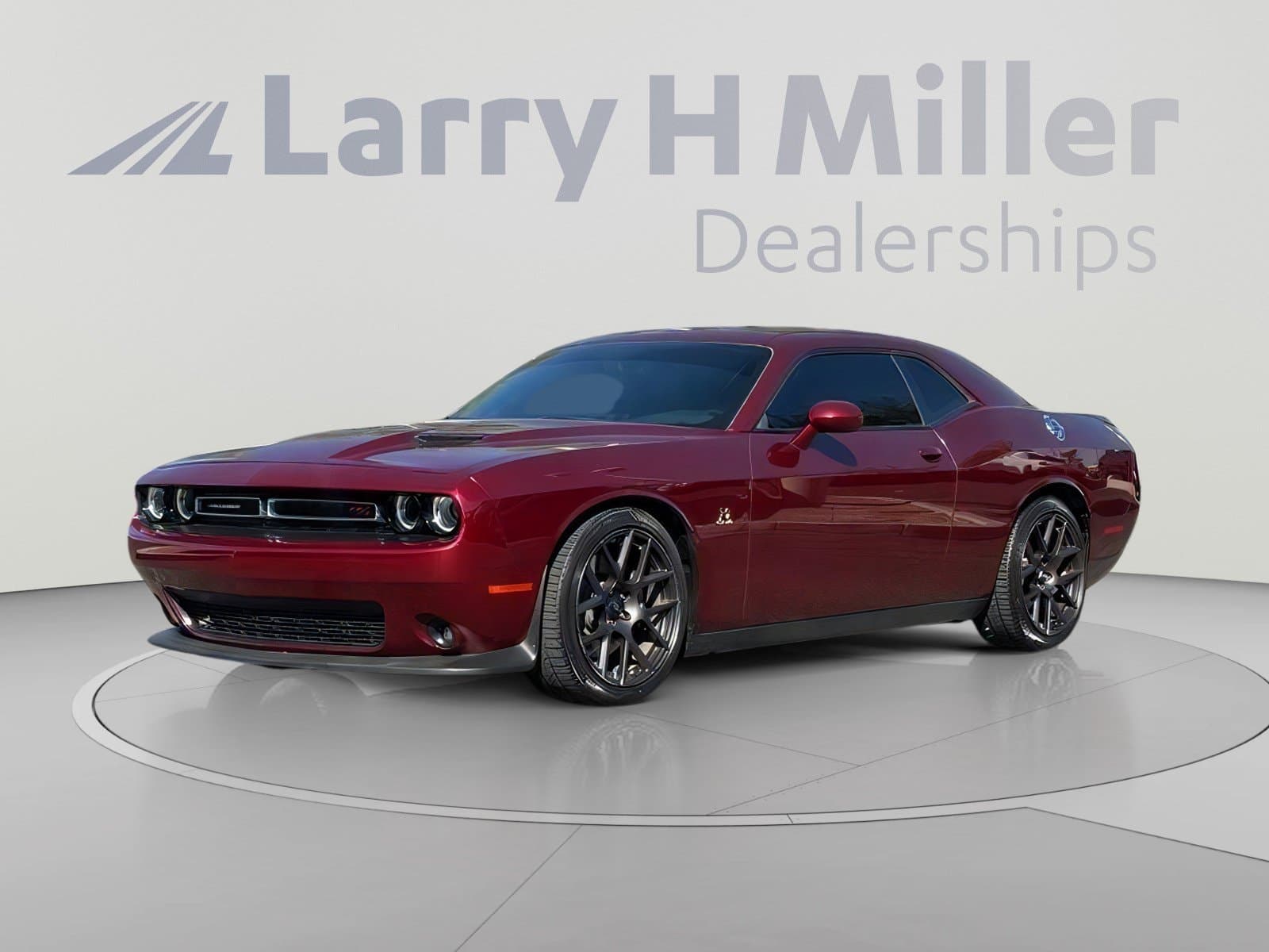 2018 Dodge Challenger R/T Scat Pack — photo 1 of 33