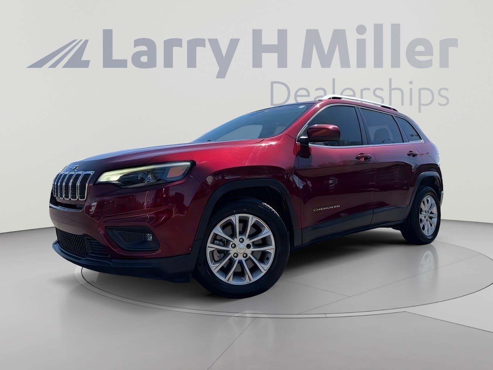 2019 Jeep Cherokee Latitude — photo 1 of 32
