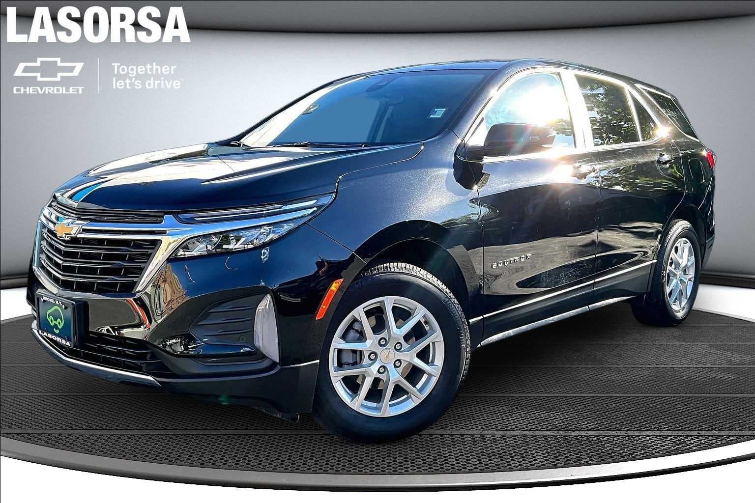 2024 Chevrolet Equinox LT — photo 1 of 35
