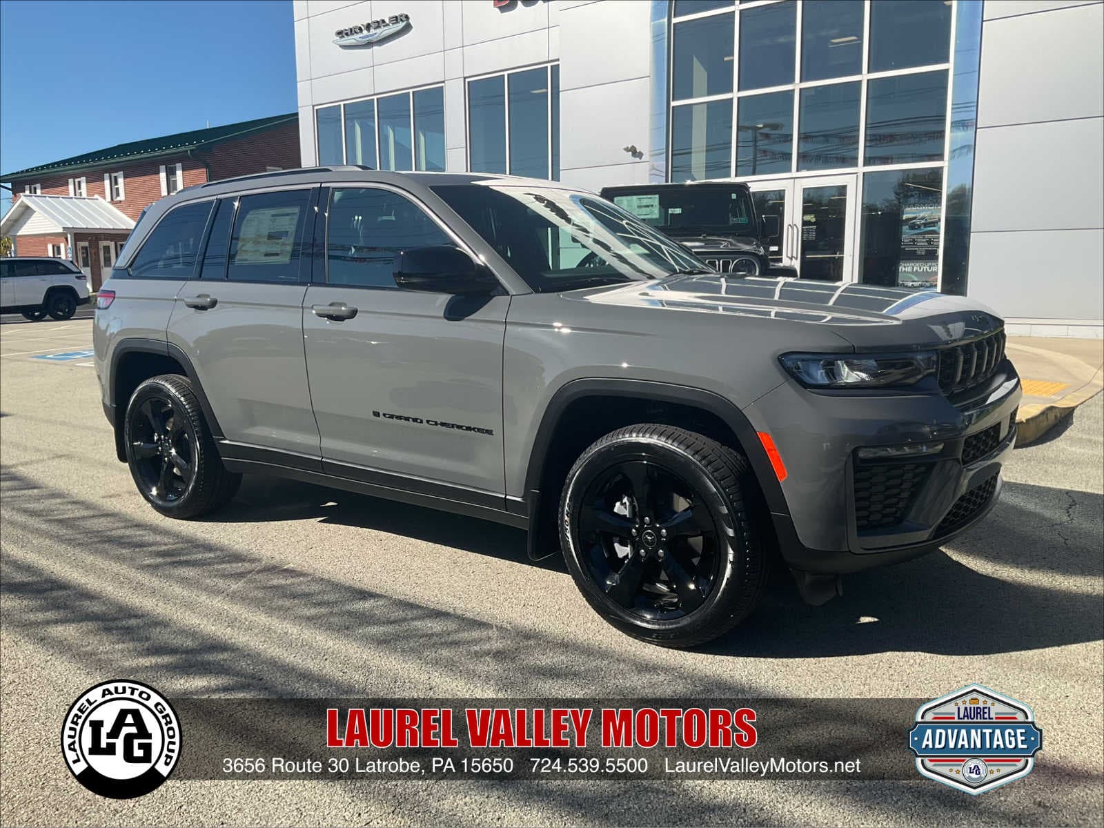 2027 Jeep Grand Cherokee Limited — photo 1 of 36