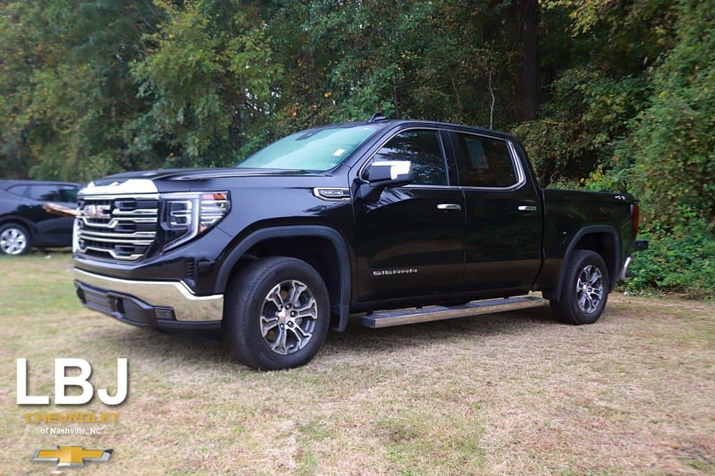 2024 GMC Sierra 1500 SLT — photo 1 of 10