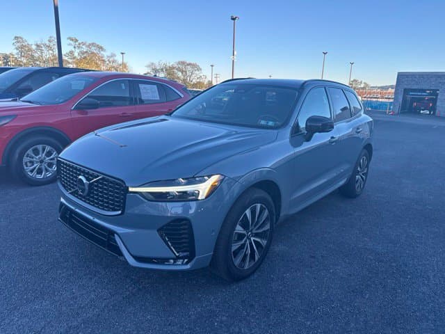 2023 Volvo XC60 Base — photo 1 of 20