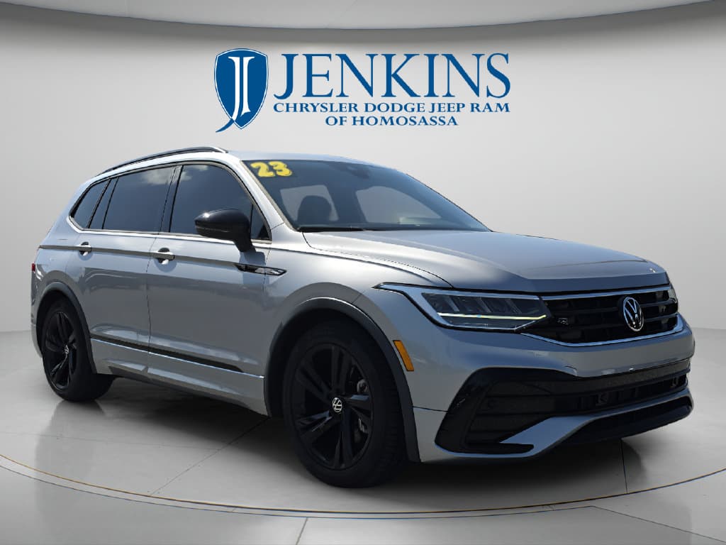 2023 Volkswagen Tiguan Base — photo 1 of 41
