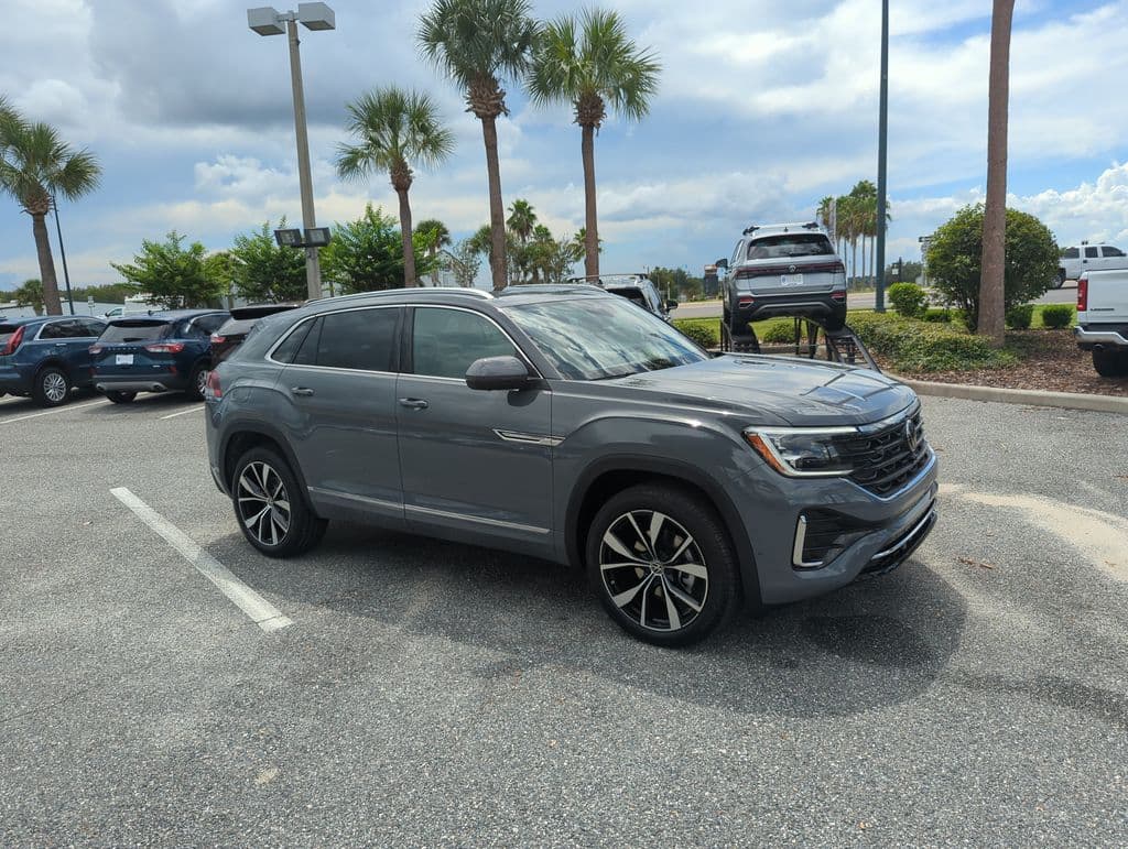 2026 Volkswagen Atlas Cross Sport 2.0T SEL Premium R-Line — photo 1 of 48