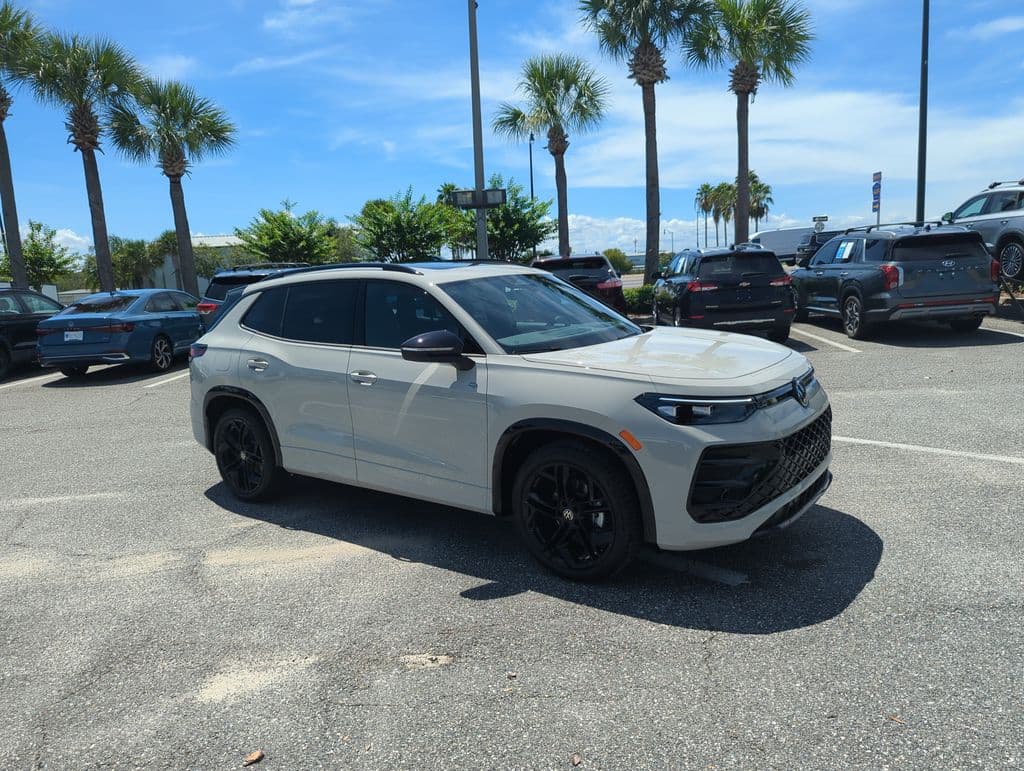 2026 Volkswagen Tiguan SE R-Line Black — photo 1 of 48
