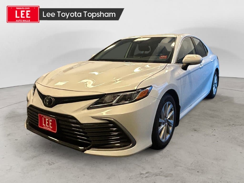 2024 Toyota Camry LE — photo 1 of 12