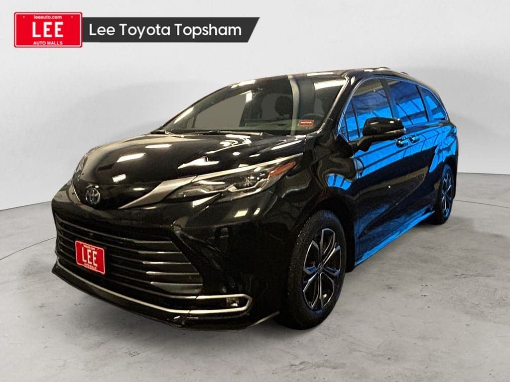 2025 Toyota Sienna Platinum — photo 1 of 8