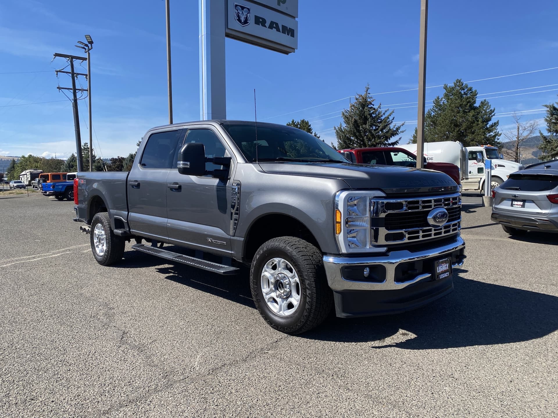 2025 Ford Super Duty F-250 SRW Base — photo 1 of 30