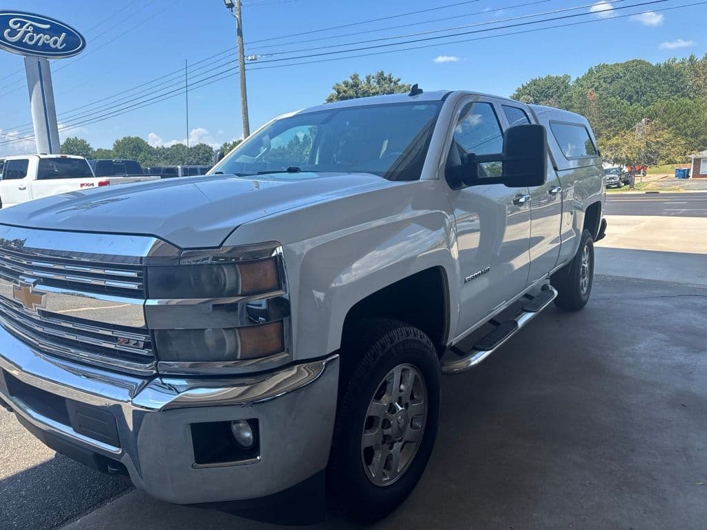 2015 Chevrolet Silverado 2500HD LT — photo 1 of 10