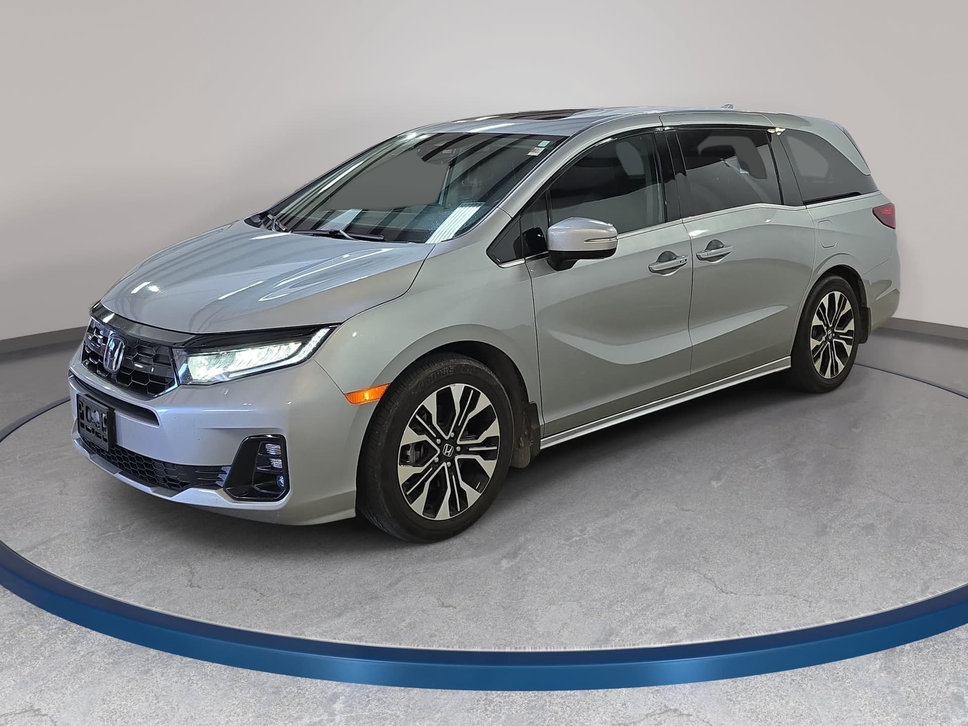 2025 Honda Odyssey Elite — photo 1 of 12