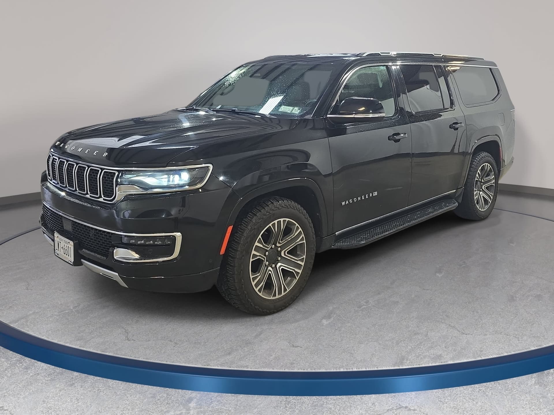 2024 Jeep Wagoneer L Series II — photo 1 of 12