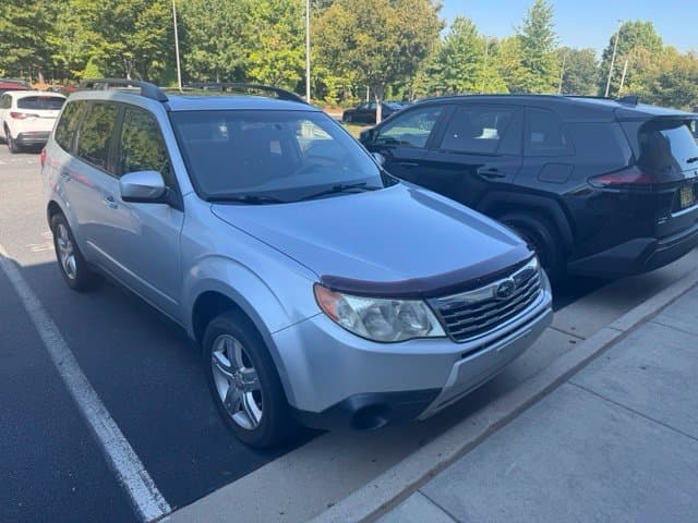 2010 Subaru Forester 2.5X Premium — photo 1 of 9