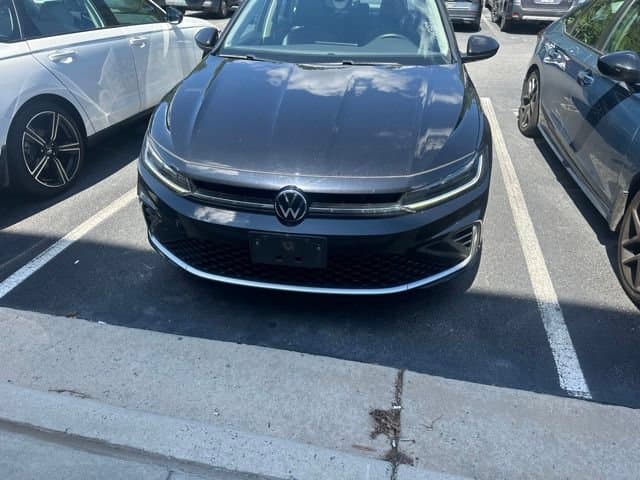 2025 Volkswagen Jetta SE — photo 1 of 13