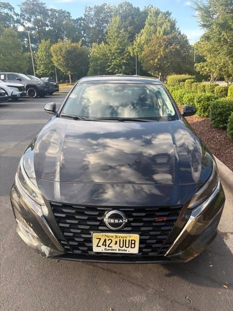 2025 Nissan Altima SR — photo 1 of 13