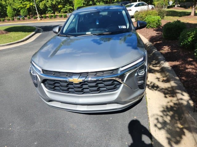2024 Chevrolet Trax LT — photo 1 of 18