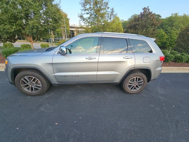 2019 Jeep Grand Cherokee Limited — photo 1 of 13